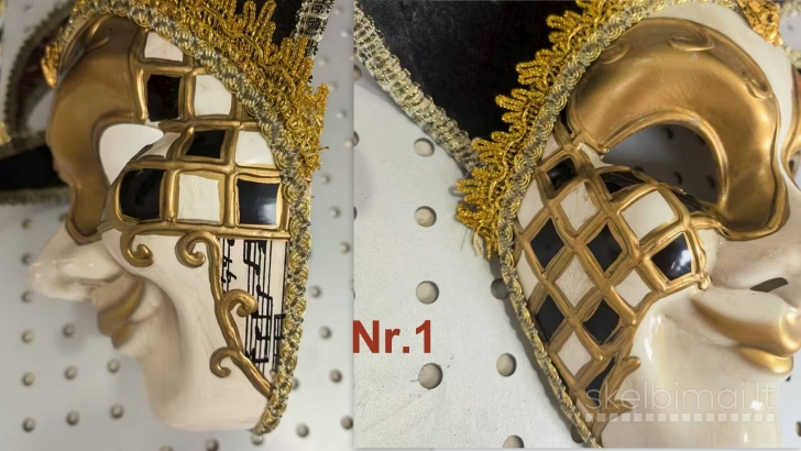 Venecijos vintažinės įvairios kaukės.