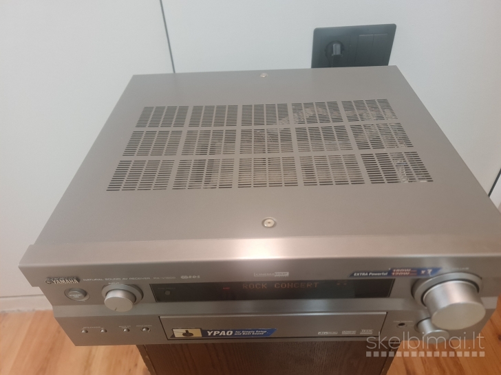 Yamaha RX-V1500 (7.1)