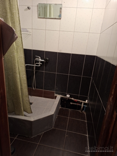 PARDUODAMAS 1 KAMBARIO PAGERINTO TIPO BENDRABUČIO BUTAS ALYTUJE