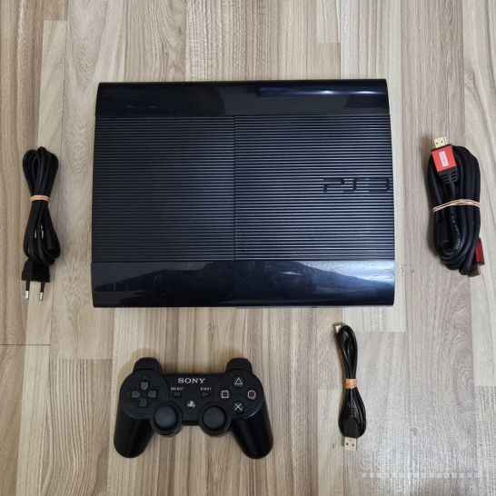 Sony Playstation3 + 75 žaidimai