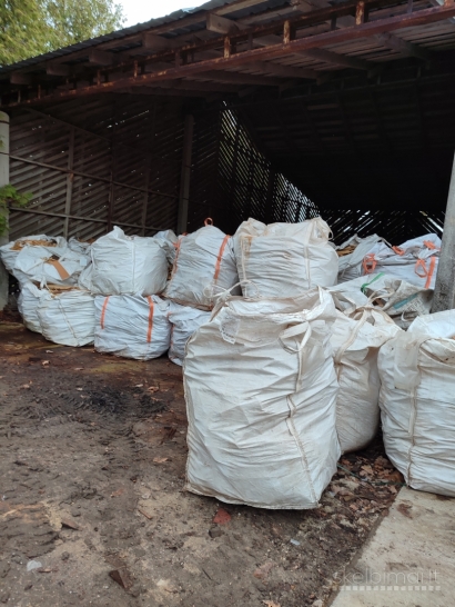 Parduodamos džiovinto ąžuolo, uosio atraižos