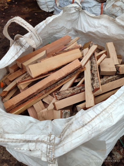 Parduodamos džiovinto ąžuolo, uosio atraižos