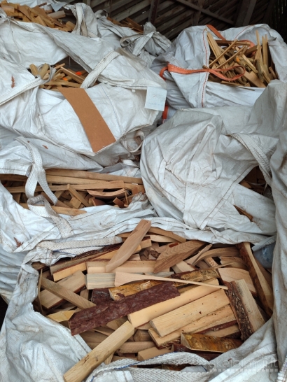 Parduodamos džiovinto ąžuolo, uosio atraižos