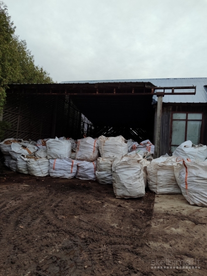 Parduodamos džiovinto ąžuolo, uosio atraižos