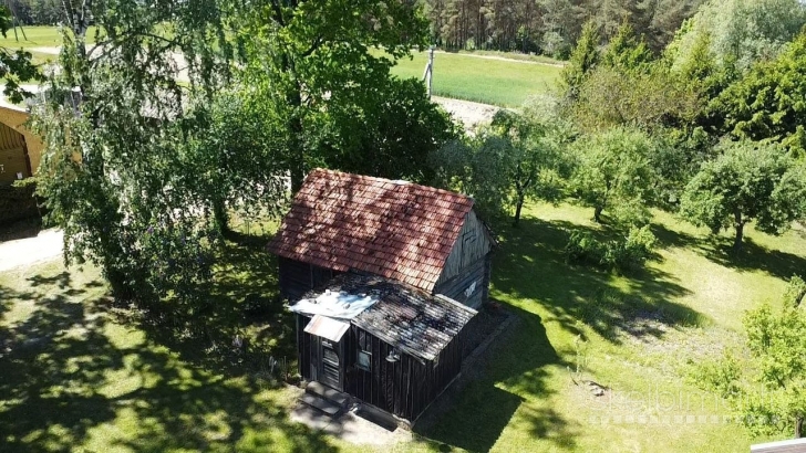 PARDUODAMA SODYBA SU DIDELIU SKLYPU IR ŪKINIAIS PASTATAIS KYBARTUOSE!