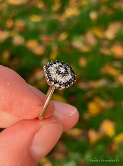 Naujas auksinis ziedas su deimantais ir safyrais