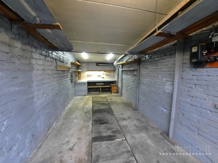 GARAŽO SU duobe ir darbastaliu NUOMA  Petrašiūnuose 