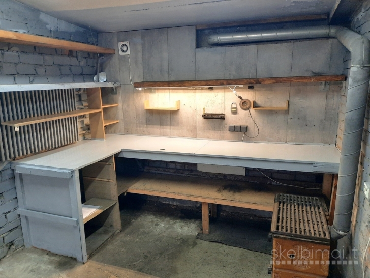 GARAŽO SU duobe ir darbastaliu NUOMA  Petrašiūnuose 