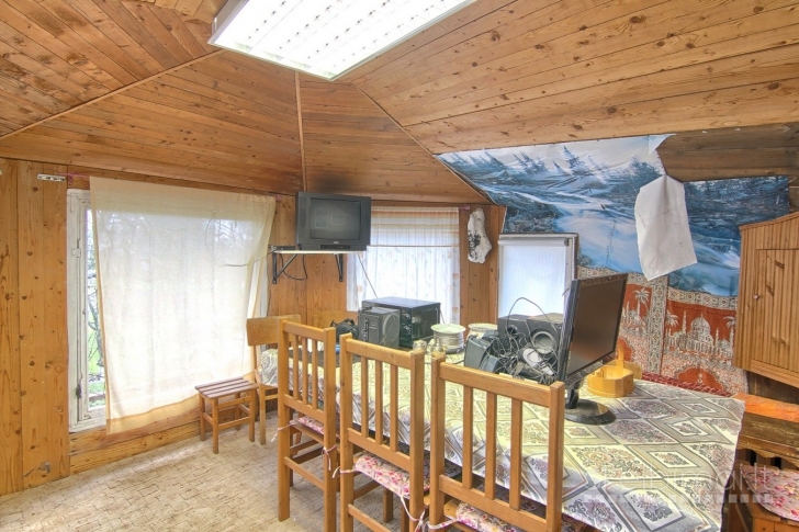 Parduodamas labai pigiai mūrinis sodo namelis