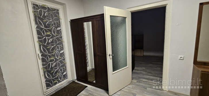 Išnuomojamas 1kamb. su holu butas