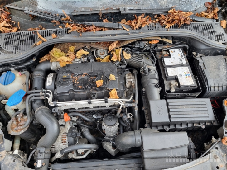 Parduodama nevažiuojanti 2006 m. gamybos juoda Skoda Octavia, 2,0 TDI, 103 KW