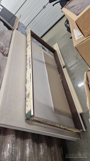 Parduodamos naudotos durys