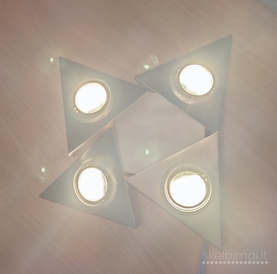 Šviestuvas po virtuvės spintele