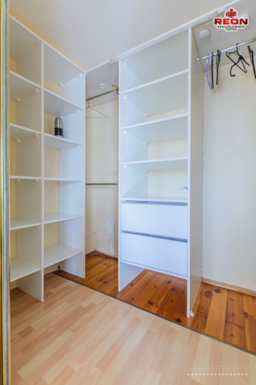 PUIKUS 4 KAMBARIŲ BUTAS PER 3 AUKŠTUS !!! ŠALIA EŽERŲ !!!!! SU TERASA, RŪS