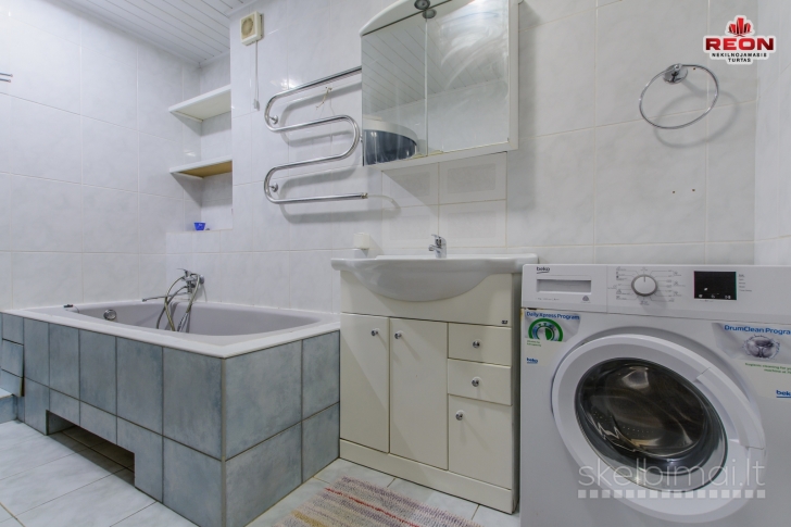 PUIKUS 4 KAMBARIŲ BUTAS PER 3 AUKŠTUS !!! ŠALIA EŽERŲ !!!!! SU TERASA, RŪS