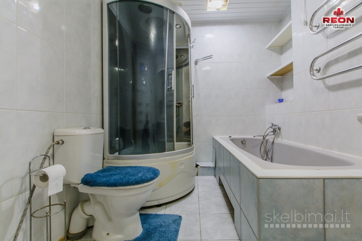 PUIKUS 4 KAMBARIŲ BUTAS PER 3 AUKŠTUS !!! ŠALIA EŽERŲ !!!!! SU TERASA, RŪS