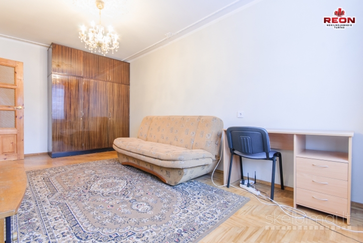 TVARKINGAS 2 IZOLIUOTŲ KAMBARIŲ BUTAS KAROLINIŠKĖSE!