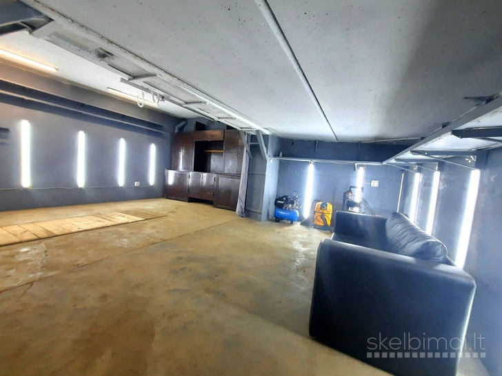 Garažo su autosalonų cheminio valymo įranga ir chill zona nuoma