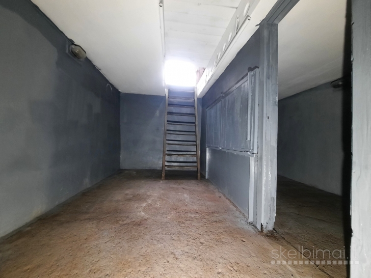 Garažo su autosalonų cheminio valymo įranga ir chill zona nuoma