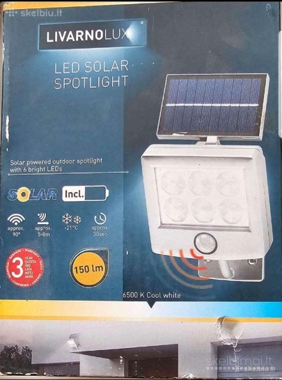 LED prožektorius su saulės panele