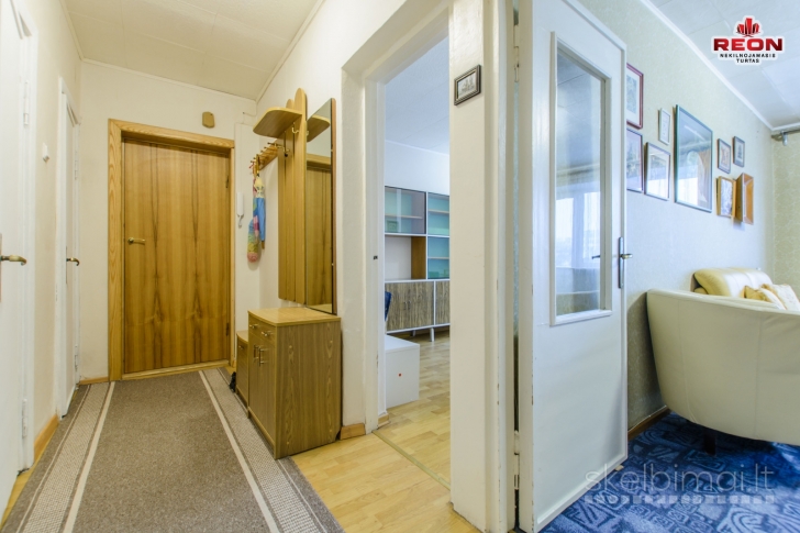 ERDVUS, ŠVIESUS, TVARKINGAS - TRIJŲ IZOLIUOTŲ KAMBARIŲ BUTAS!