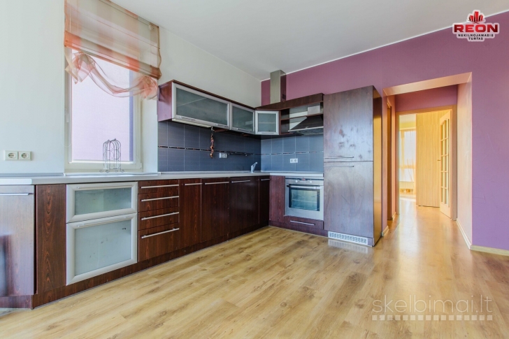 NUOMOJAMAS ŠVIESUS DVIEJŲ KAMBARIŲ BUTAS Š. MIESTELYJE!