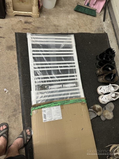 Gyvatukai, sviestuvas