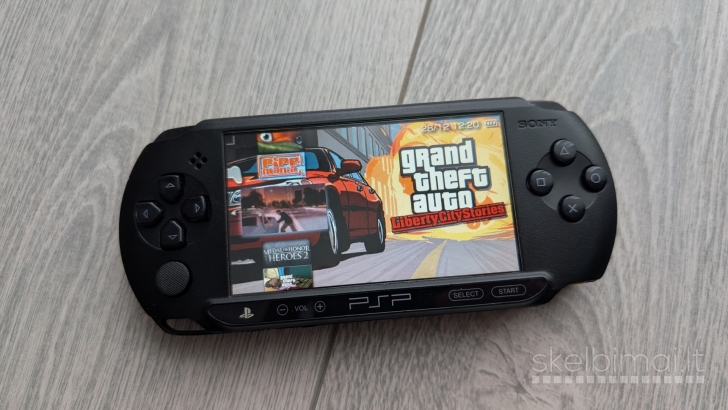 Atrištas PSP Street E-1004 32gb + 55 žaidimai