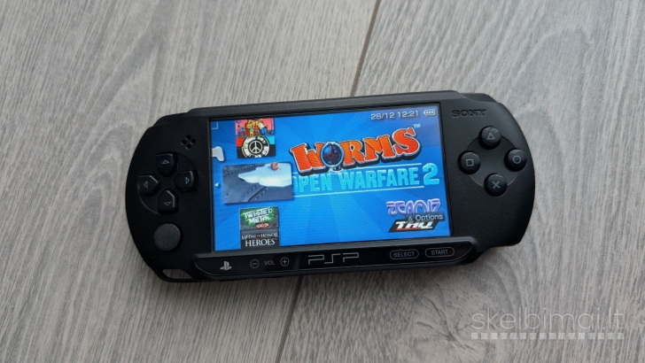Atrištas PSP Street E-1004 32gb + 55 žaidimai