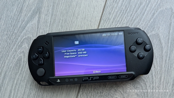 Atrištas PSP Street E-1004 32gb + 55 žaidimai