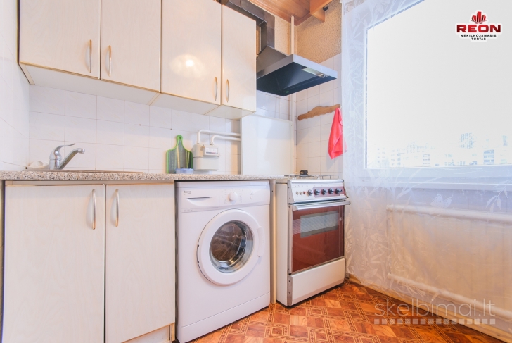 TVARKINGAS 2 IZOLIUOTŲ KAMBARIŲ BUTAS KAROLINIŠKĖSE!