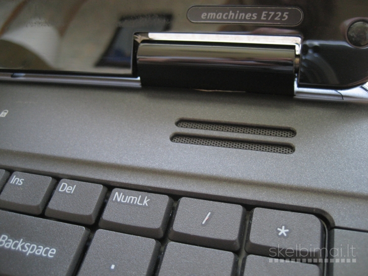 Veikiantis ASUS filmams ir netik 2.00GHz/ 250GB