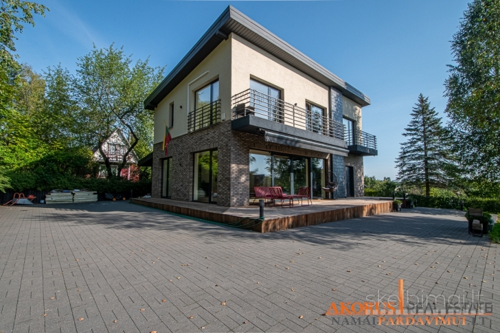 akorus.lt - Namas miško apsuptyje, pirtis, baseinas