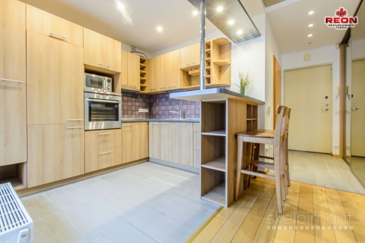 ŠVIESŪS, JAUKŪS IR ŠILTI NAMAI KELIOS MINUTĖS IKI VILNIAUS SENAMIESČIO!