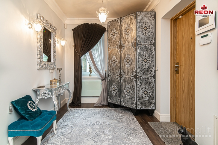 VISIŠKAI NAUJAI ĮRENGTAS 3 KAMBARIŲ BUTAS SU JACUZZI IR VIETA UŽDARAME KIEM