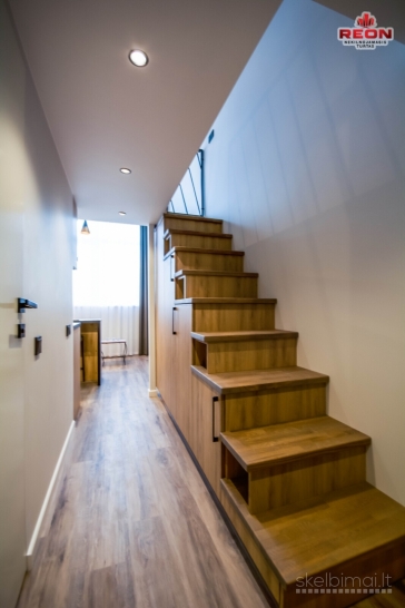 NUOMOJAMAS NAUJAS, PILNAI ĮRENGTAS LOFTAS NAUJAMIESTYJE.