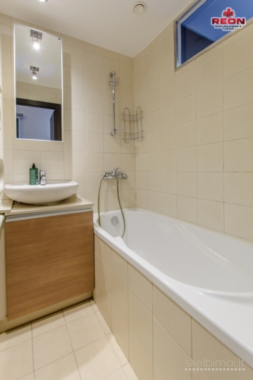 NUOMOJAMAS VIENO KAMBARIO BUTAS ŽIRMŪNUOSE.