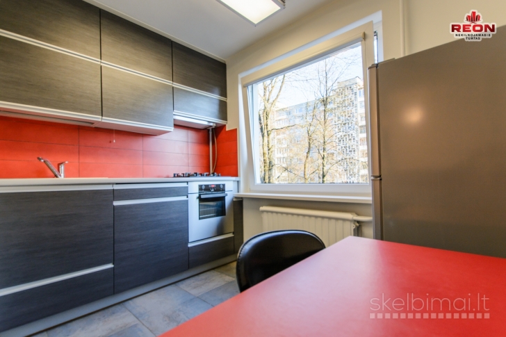 NUOMOJAMAS VIENO KAMBARIO BUTAS ŽIRMŪNUOSE.