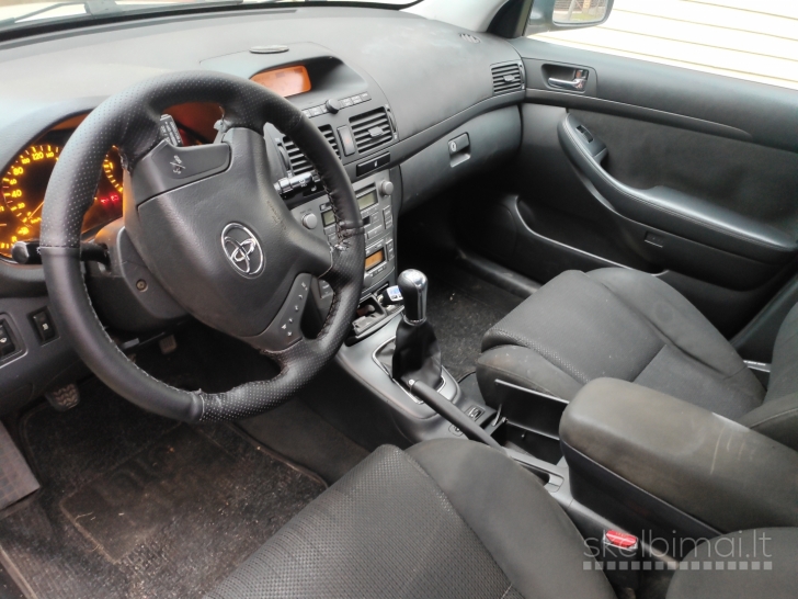 Toyota Avensis 2004