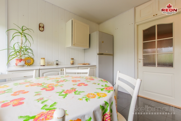 Nuomojamas   jaukus 3 izoliuotų kambarių butas antakalnyje.