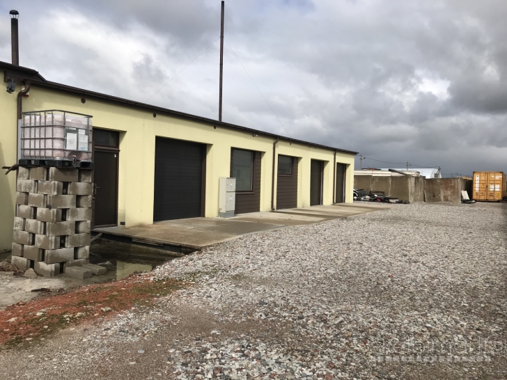 Parduodamos Patalpos-Garažai 