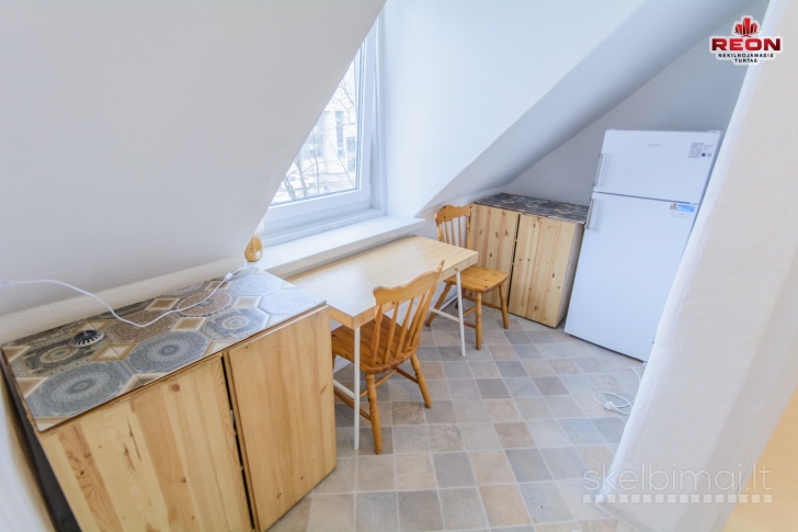 TVARKINGAS 4 KAMBARIŲ BUTAS SENAMIESTYJE!