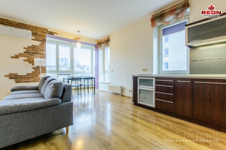 NUOMOJAMAS ŠVIESUS DVIEJŲ KAMBARIŲ BUTAS Š. MIESTELYJE!