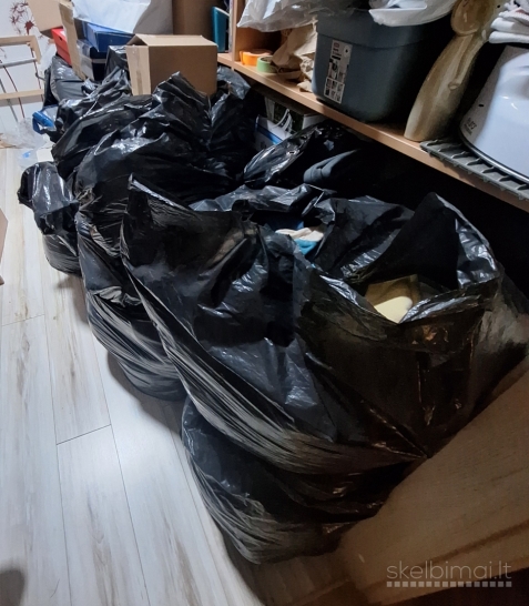 Dėvėti rūbai ir avalynė, rankinės, bižuterija, indai, patalynė ir pan.