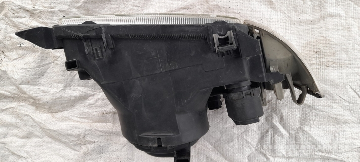           Audi 80 B4 žibintas 301141179