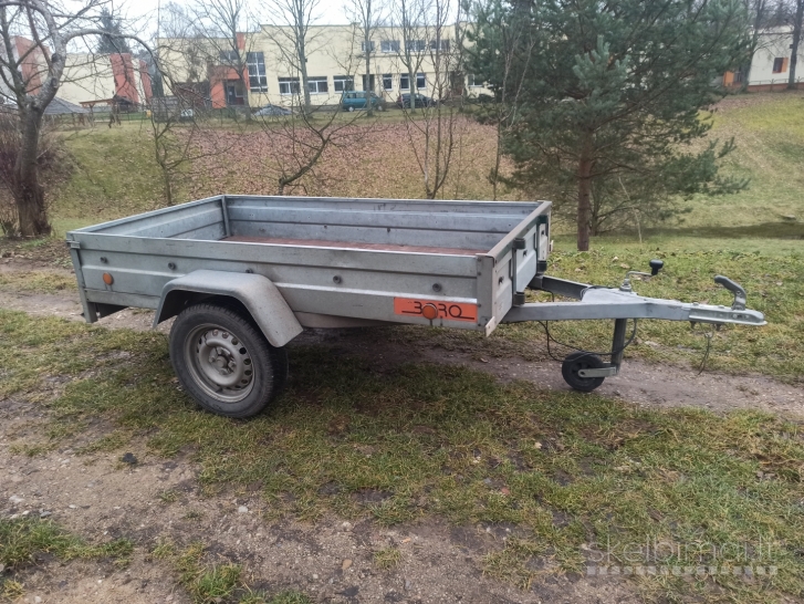 Lengvojo automobilio priekaba Boro