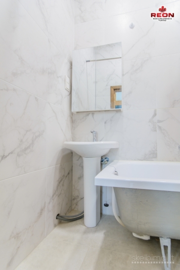 TVARKINGAS 4 KAMBARIŲ BUTAS SENAMIESTYJE!