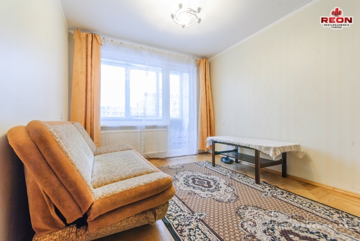 TVARKINGAS 2 IZOLIUOTŲ KAMBARIŲ BUTAS KAROLINIŠKĖSE!