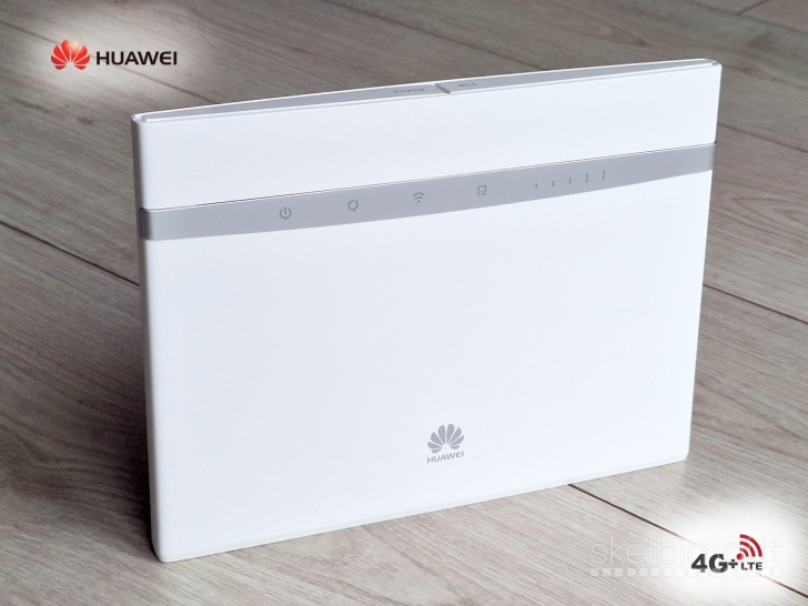 4G+ LTE modemas Huawei B525s-65a su maitinimo blokeliu