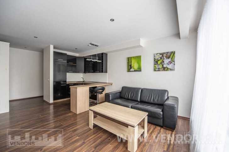 PARDUODAMAS ĮRENGTAS BUTAS ŽEMUTINIUOSE KANIŪKUOSE, ĮKALNĖS AKLG.